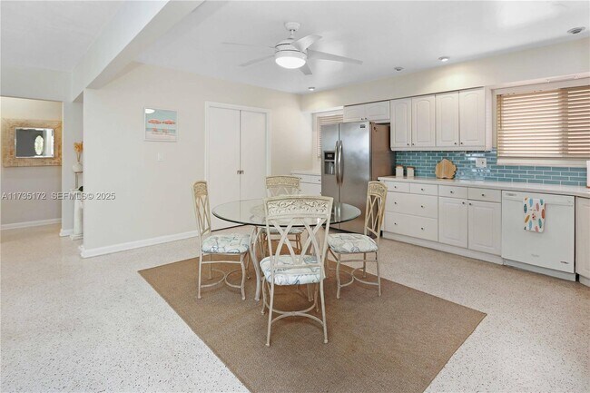 Building Photo - 330 Van Buren St