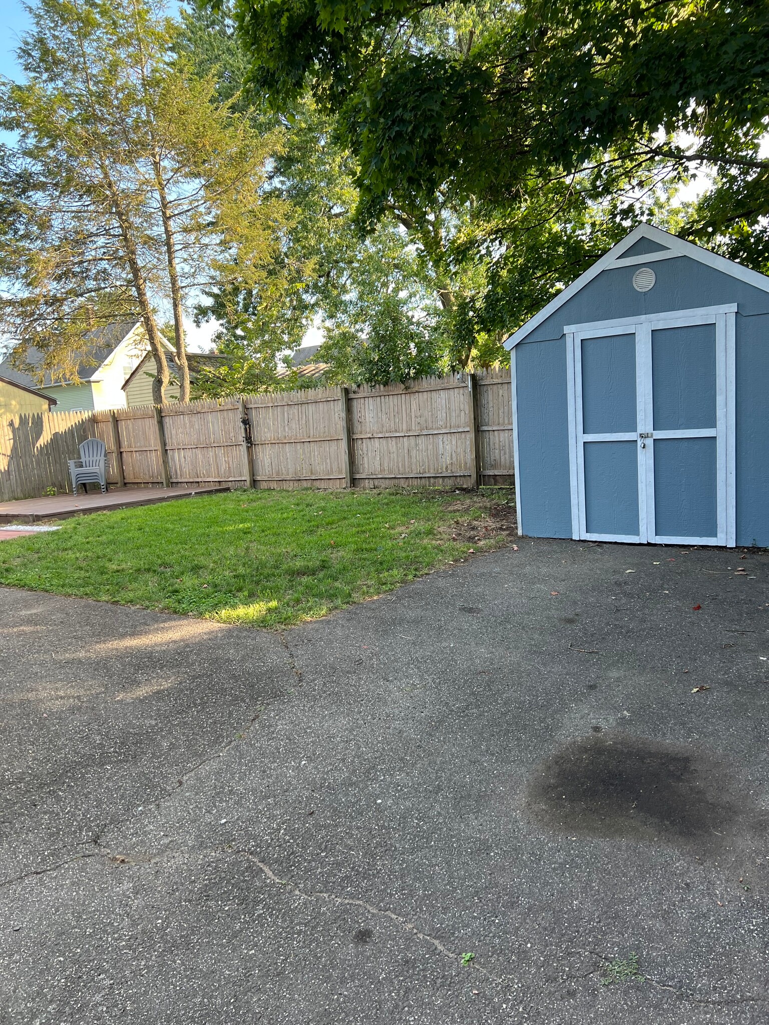 Shared Backyard - 115 Ward St