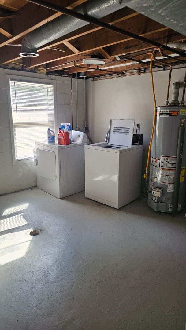 Building Photo - 4 bed 2 bath