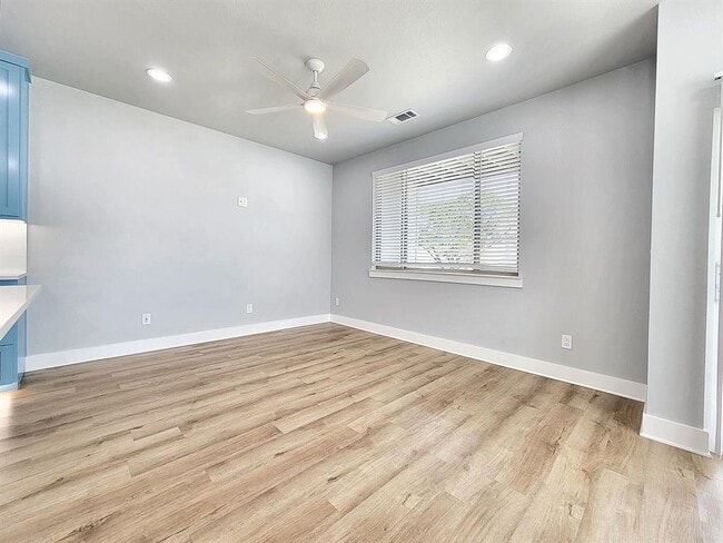 Building Photo - 528 Palmer Dr