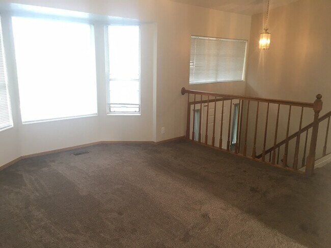 Building Photo - Spacious West Jordan Home!