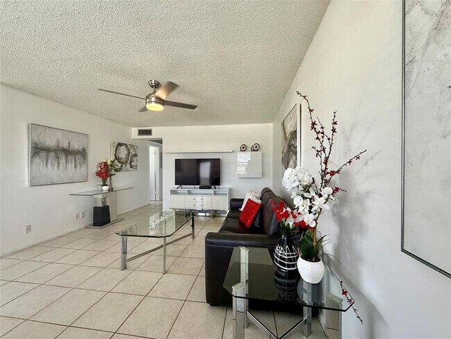 Building Photo - 144 Farnham F