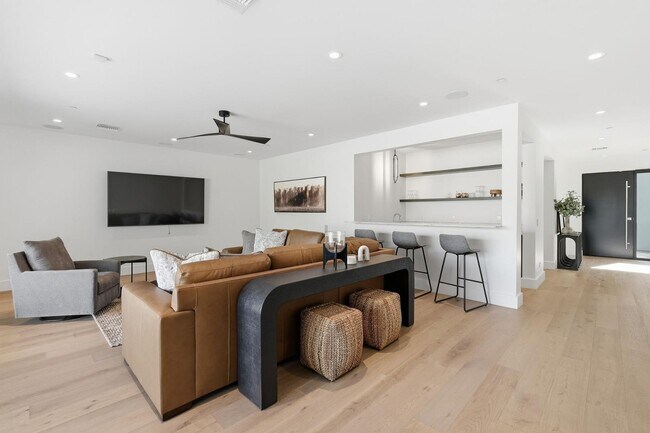 Building Photo - 4544 N Evans Dr