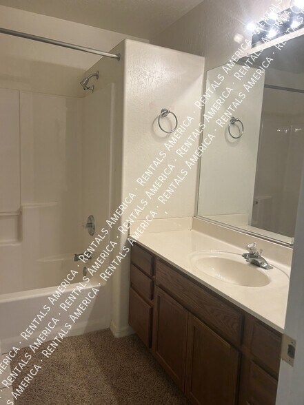 Building Photo - 6730 E Hermosa Vista Dr