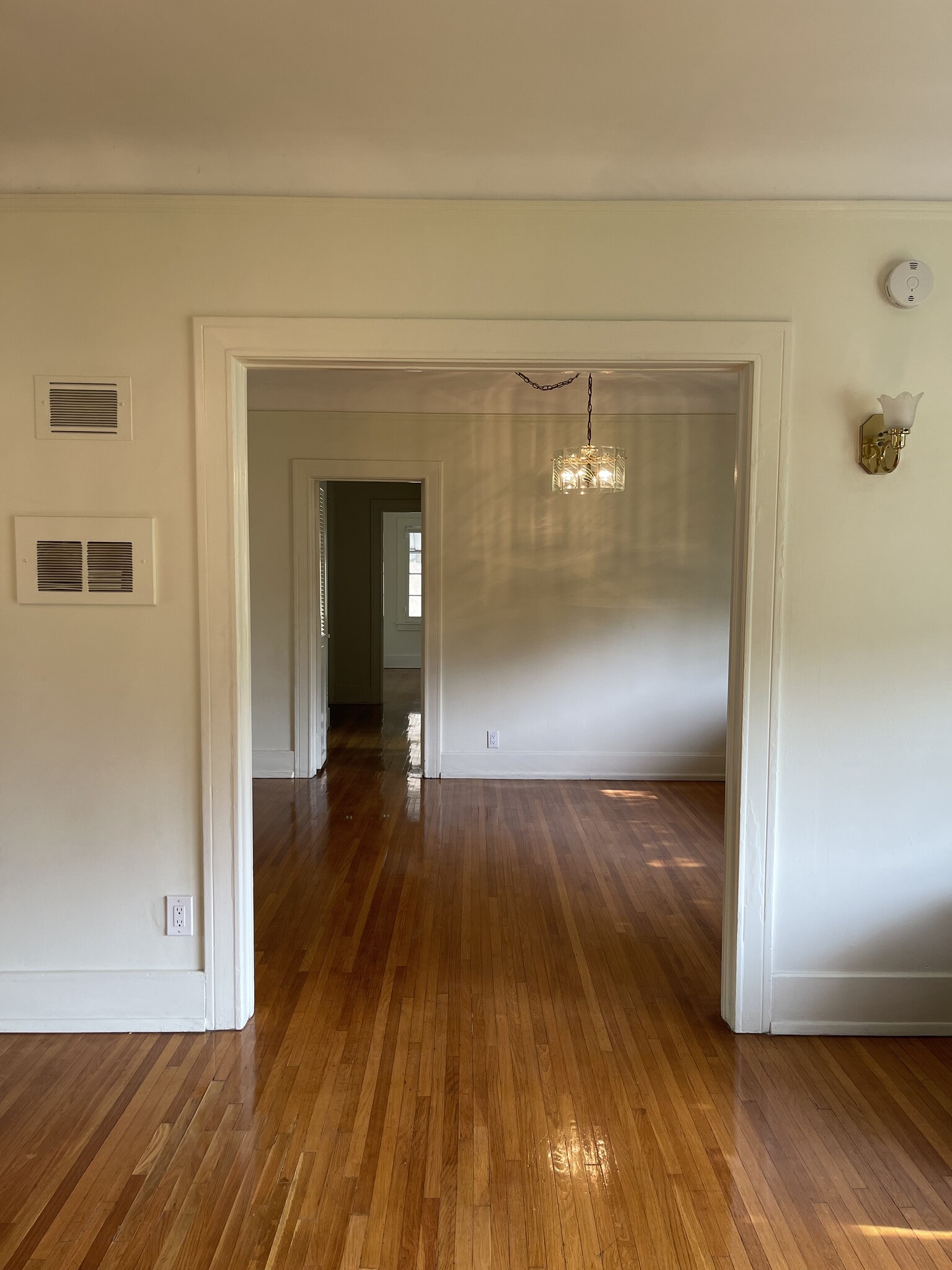 Living rm to dining rm - 324 S Coronado St