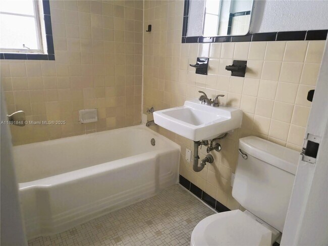 Building Photo - 1719 Gurtler Ct