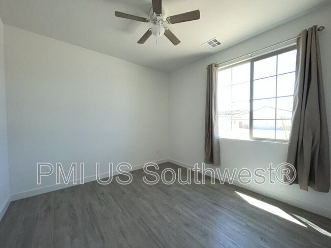 Building Photo - 3263 Secret Pass Canyon Dr