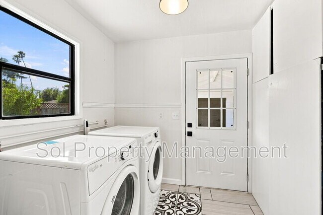 Building Photo - 1863 43rd Ave