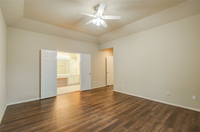 Building Photo - 18422 Auburn Woods Dr