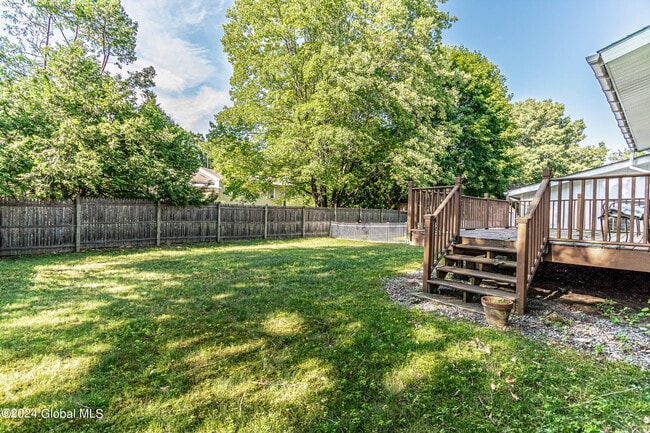 Building Photo - 297 W Circular St