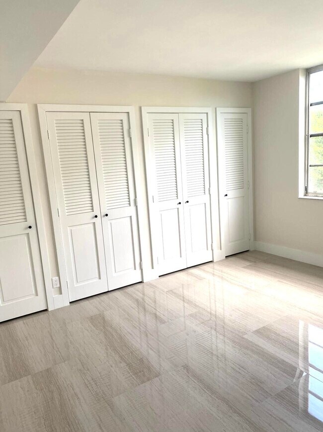 Building Photo - 3960 Oaks Clubhouse Dr