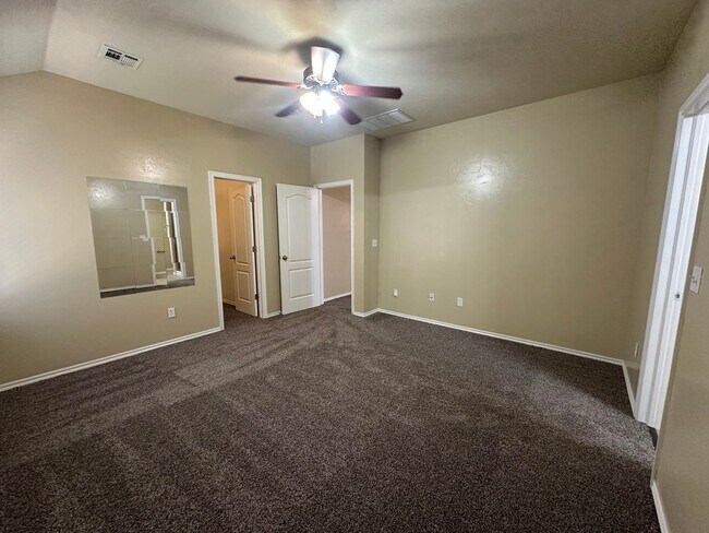 Building Photo - 4516 SE 79th St