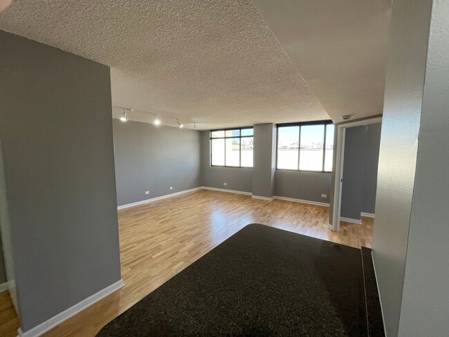 Building Photo - 2800 N Orchard St