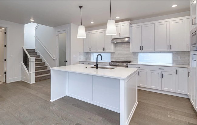Building Photo - Spacious Westside Home with Loft and Upgra...