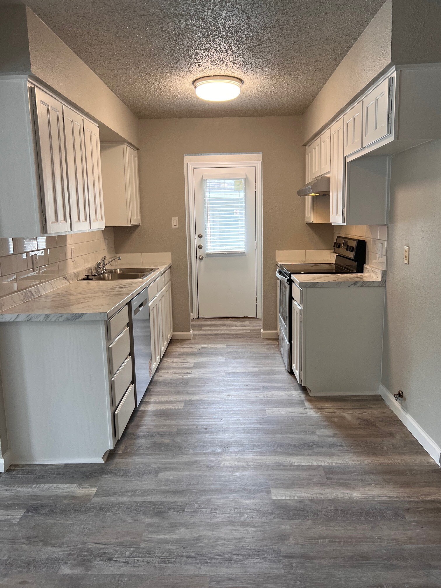 Building Photo - 1411 Lackey Ct