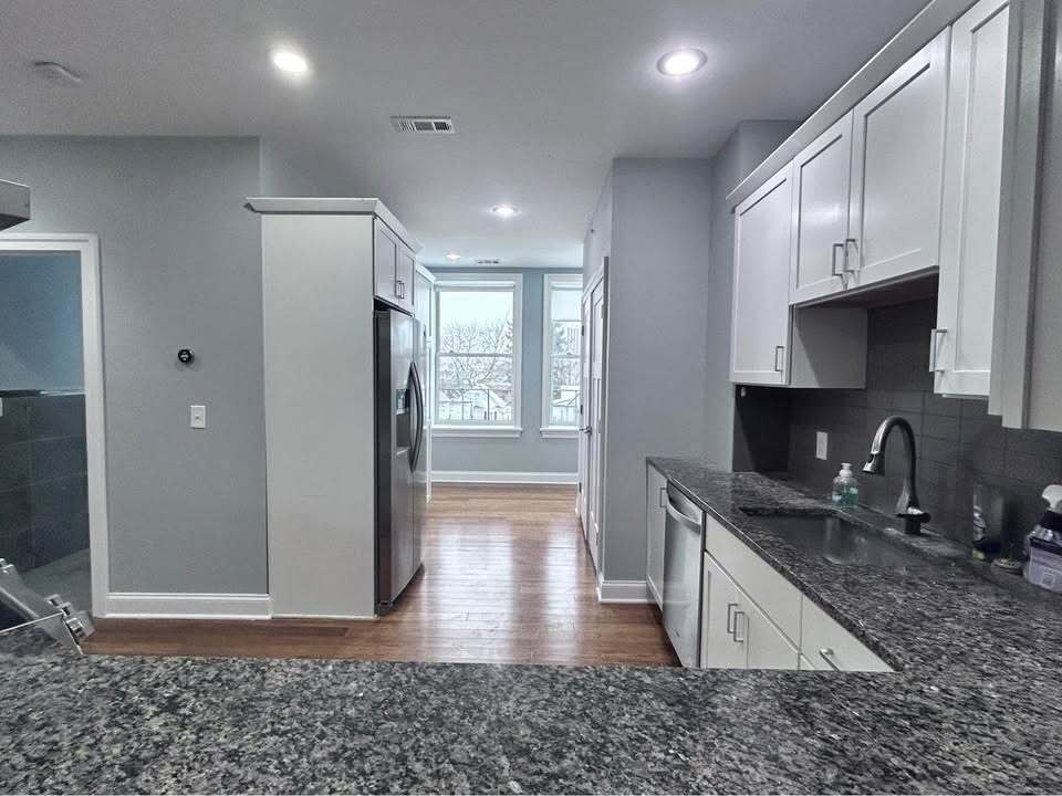 Building Photo - 13 Chester St