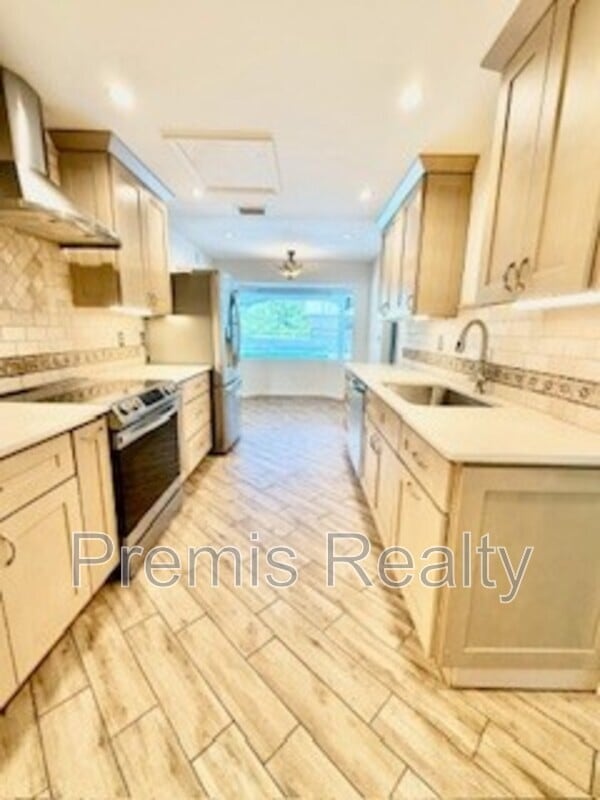 Building Photo - 1770 Braxton Bragg Ln