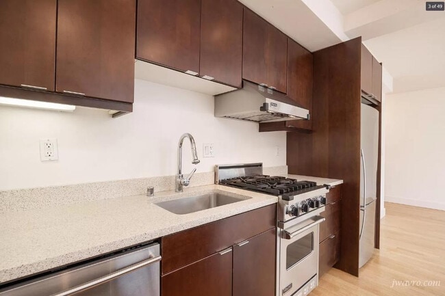 Building Photo - 1635 California St