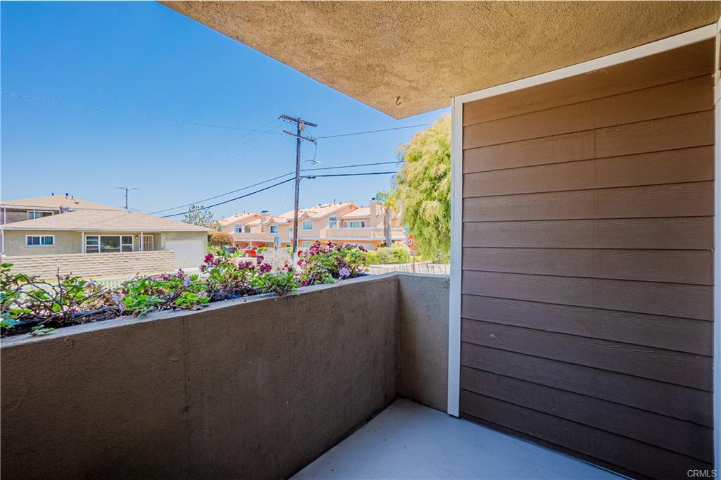 Building Photo - 2522 Voorhees Ave