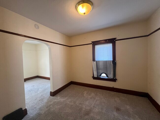 Building Photo - 703 Prospect Ave