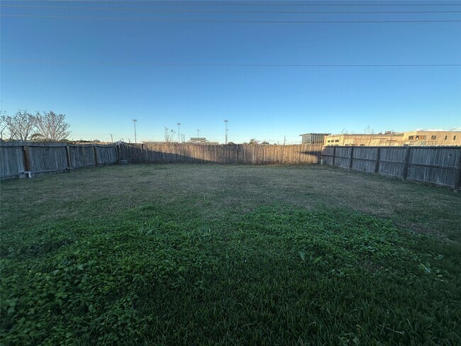 Building Photo - 4803 E Parma Dr