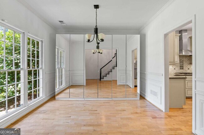 Building Photo - 1249 McLendon Dr