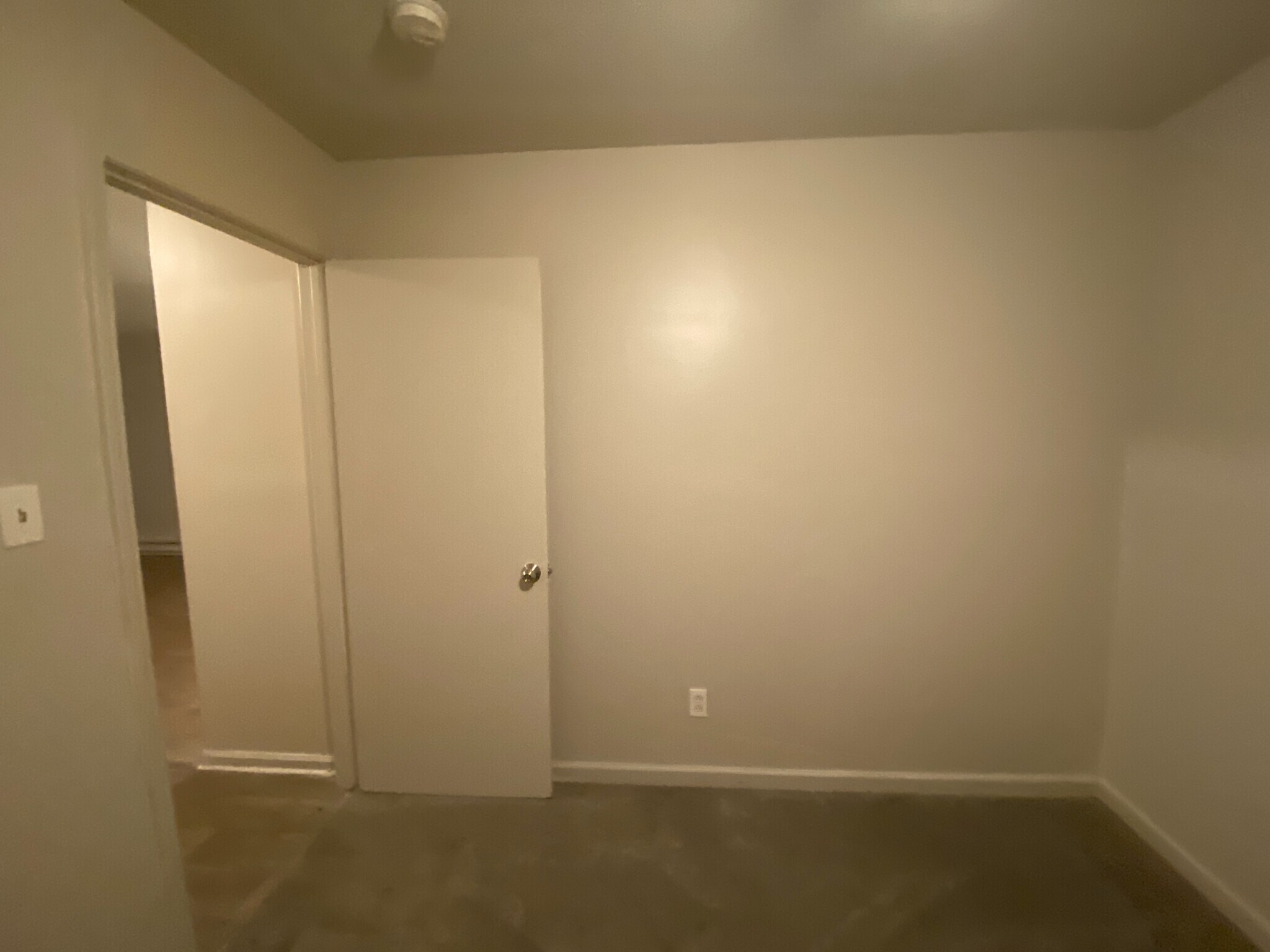 Building Photo - Room in Condo on Alamance Church Rd