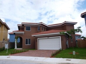 Building Photo - 15631 SW 11th Terrace