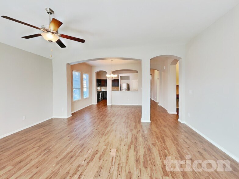 Building Photo - 1937 Briar Grove Dr