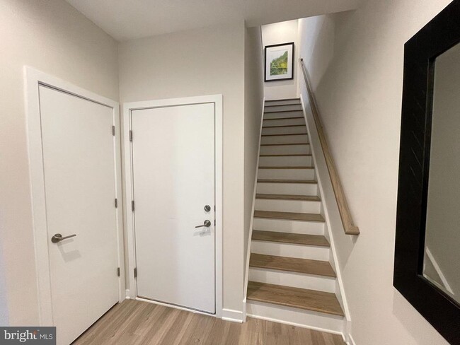 Building Photo - 3111 Beachview Ln