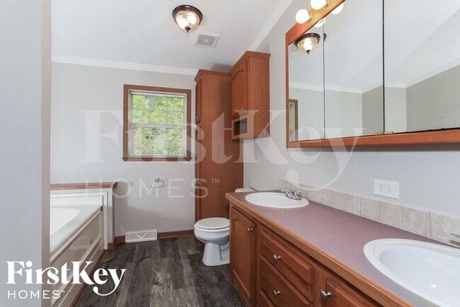 Building Photo - 597 Diamond Loop