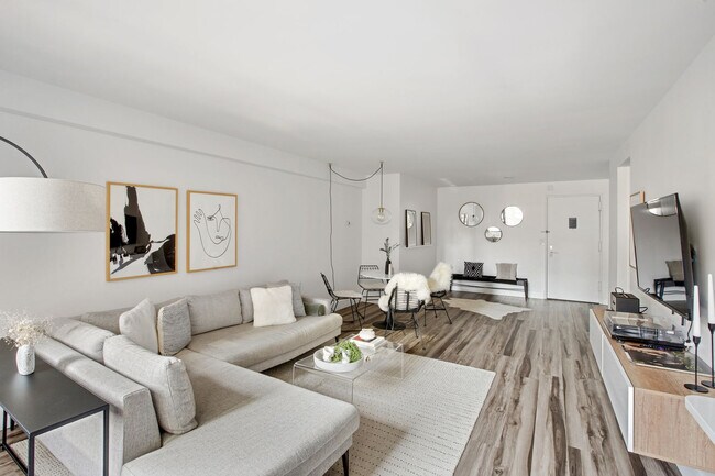 Building Photo - 330 W 58th St