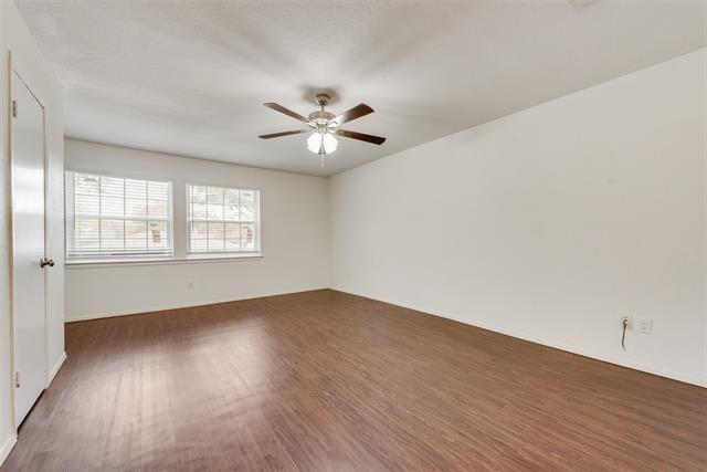 Building Photo - 516 Roberts Dr