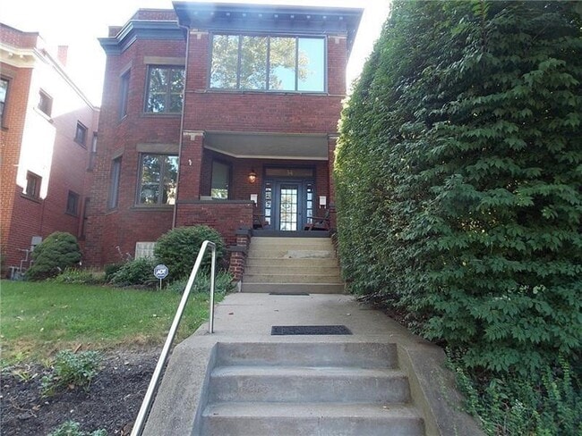 Building Photo - 34 N Meadowcroft Ave