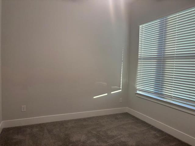 Building Photo - 825 W Mayfield Rd