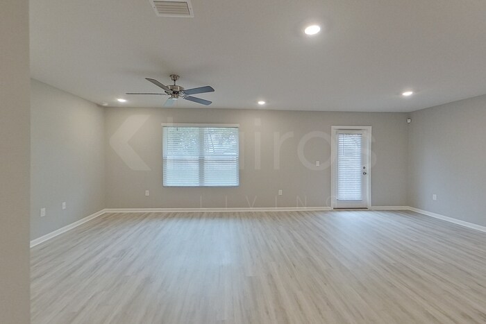 Building Photo - 373 Monarch Ln