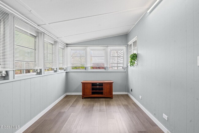 Building Photo - 234 Osborne Rd