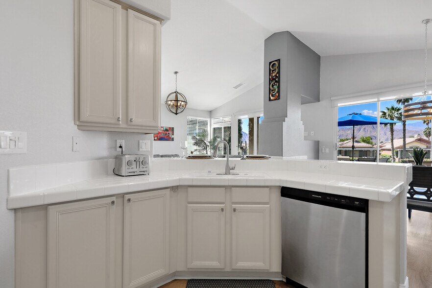 Building Photo - 76747 Minaret Way