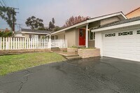 Building Photo - Beautiful 3bed 2ba House for rent!