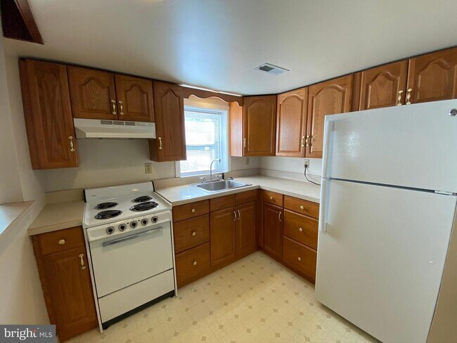 Building Photo - 4295 Point Pleasant Pike