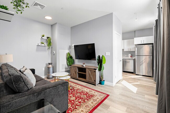 Building Photo - 95 Broadway-SI ID1240270P