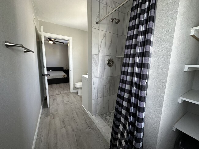 Building Photo - "Elegant 3-Bed Waterfront pool Home"