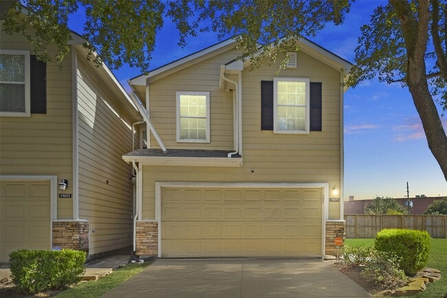 Building Photo - 15819 Misty Loch Ln