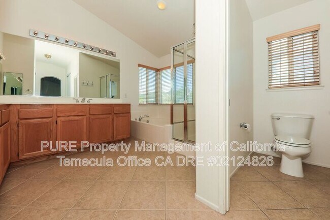 Building Photo - 35964 Camelot Cir