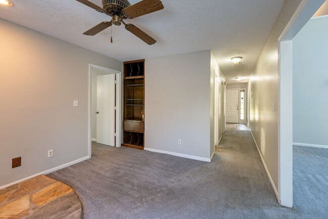Building Photo - 3821 Forest Creek Way