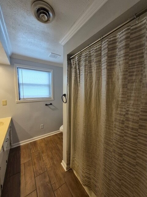 Building Photo - 3 bedroom 1 bathroom house. Home is close to KY lake.