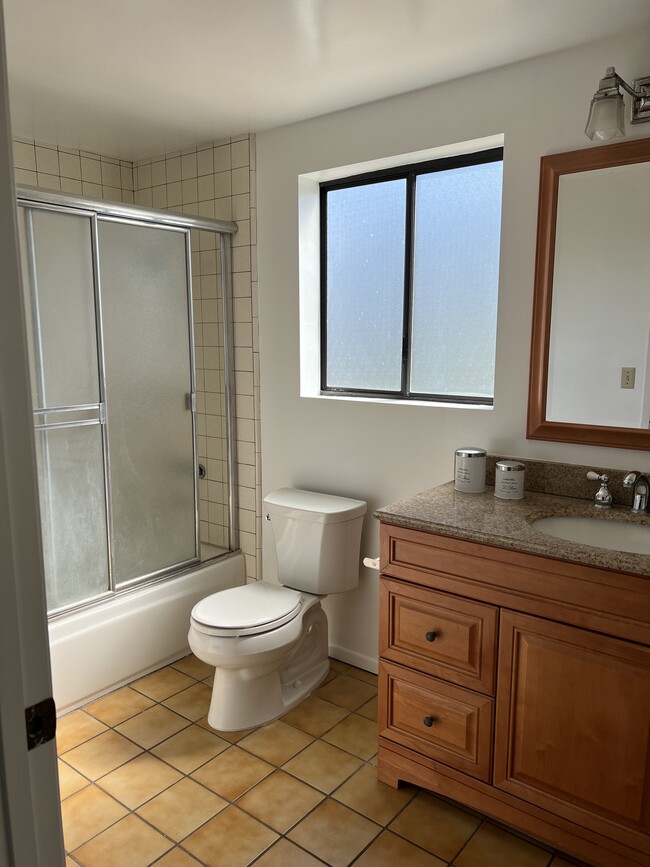 2nd Bathroom - 1957 Colby Ave