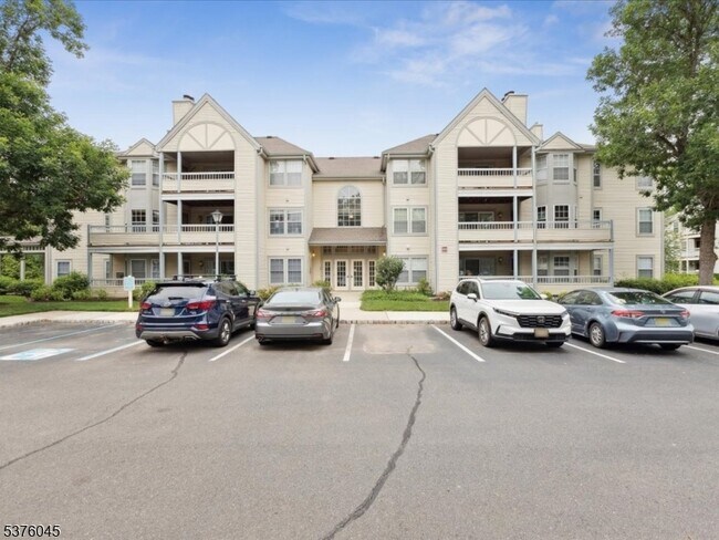 Primary Photo - 204 Salem Ct
