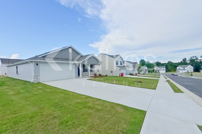 Building Photo - 133 George Oxford Dr