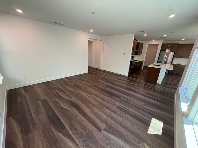 Building Photo - Beautiful 4 Bedroom 3 Bath Brentwood Home With SOLAR